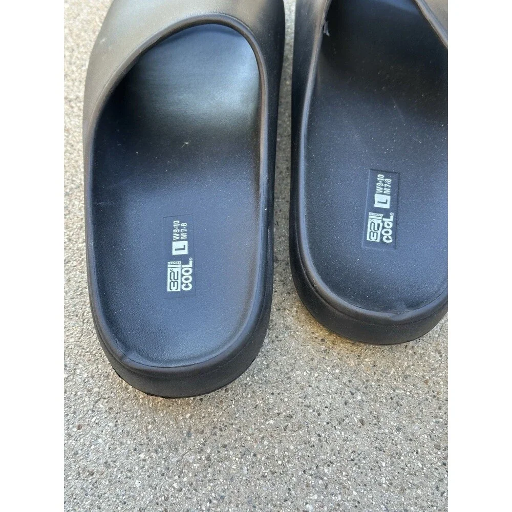 EUC 32 DEGREES COOL Cushion Slides Unisex L Men's 7-8 Women's 9-10 Black